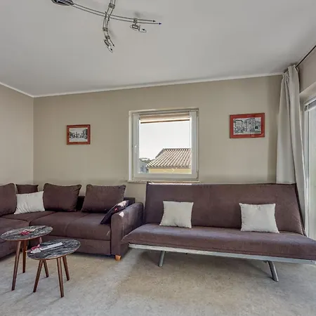 Burle With Balcony Apartament Medulin