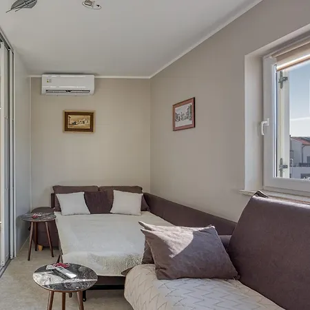 Apartament Burle With Balcony Medulin