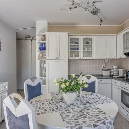 Burle With Balcony Apartament