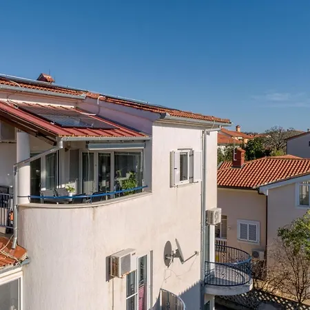 Burle With Balcony