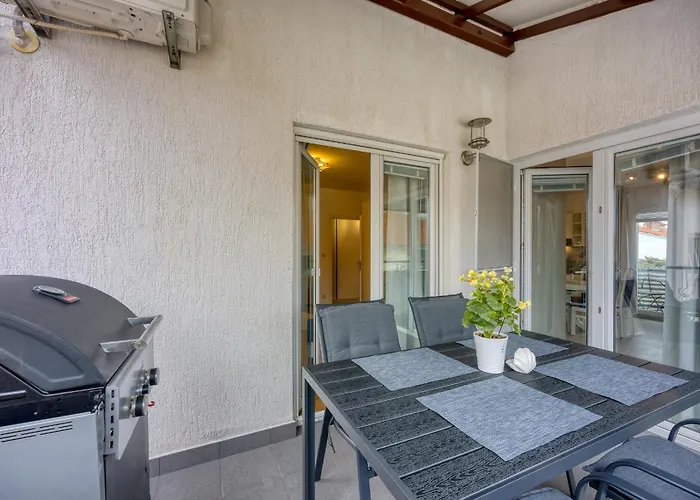 Burle With Balcony *