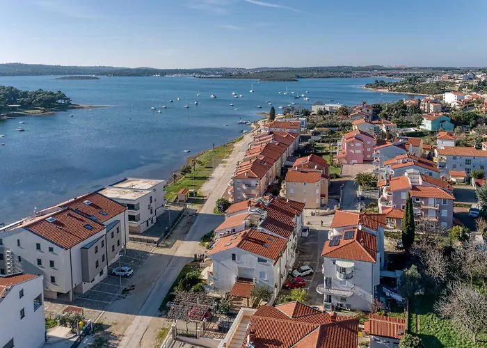 Burle With Balcony Medulin