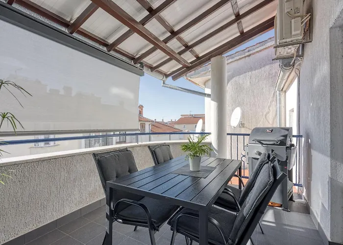 Burle With Balcony Apartman